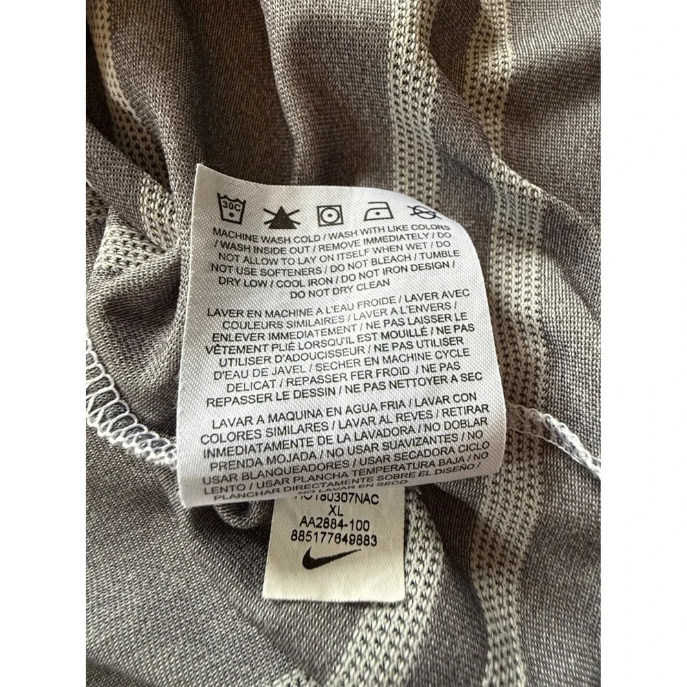 Nike Golf Tiger Woods Mens XL Grey Striped Short Sleeve Polo Shirt Snag‎